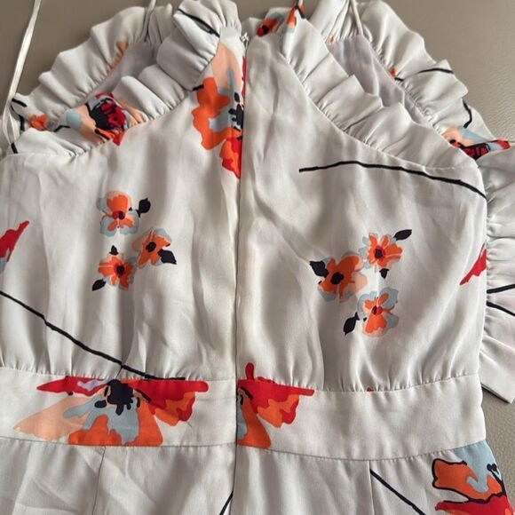 Anthropologie Paper Crown Ruffle Poppy White Water Floral Jumpsuit sz Small - Picture 8 of 16